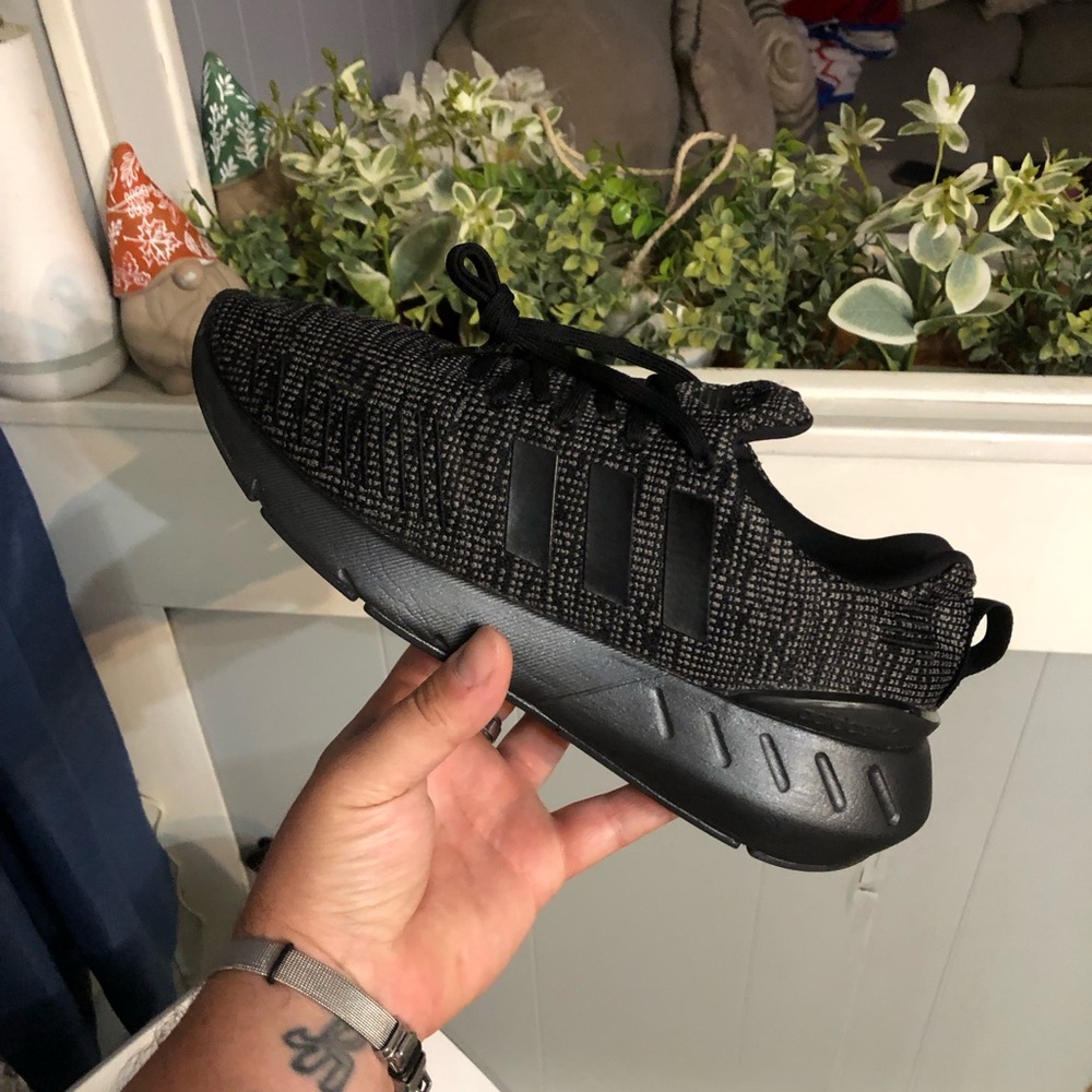 Adidas Swift Run Black Gray size 7y